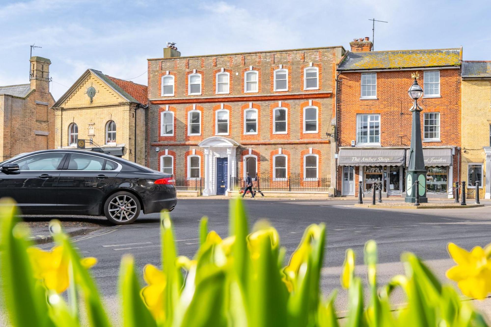 17 Market Place And The Vault *