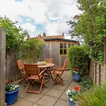 Palmer\'S Cottage