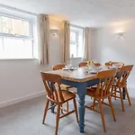 Puddle Cottage