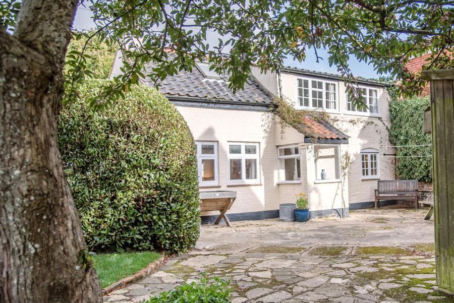 Holiday home Homeleigh Cottage, *