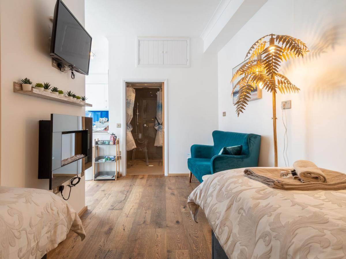 The Shiny Pebble, 5* Ground Floor.coastal Retreat.