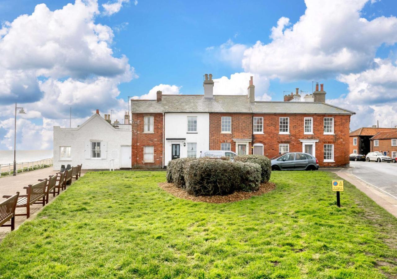 East Cliff House Holiday home