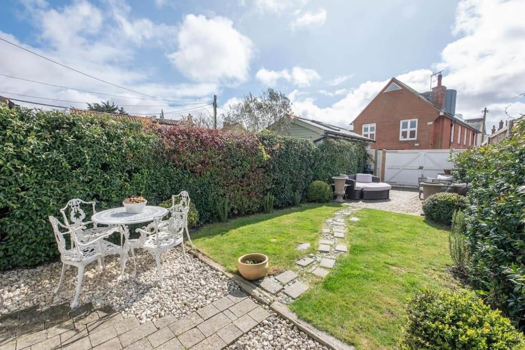 15 York Road, * Southwold