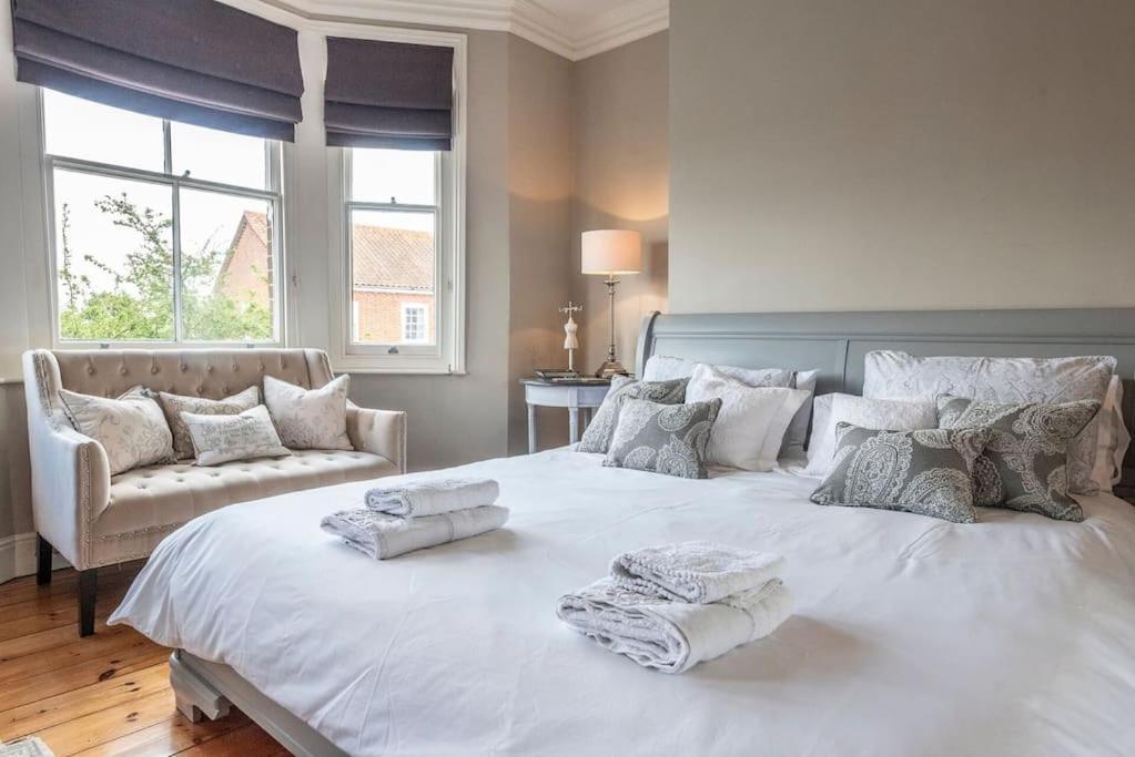 15 York Road, *