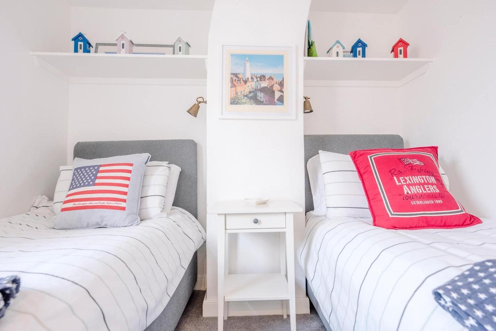 Shrimpers, Holiday home